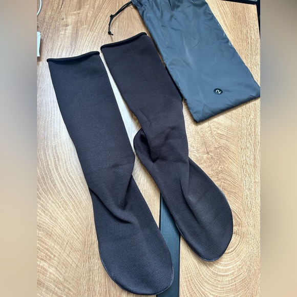 YZY PODS Brand New!! Limited Edition! Authentic! Brand New! #Yeezy - Picture 2 of 7